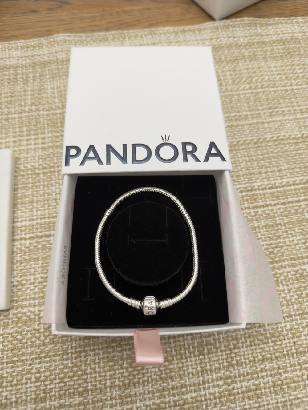 NEW - Authentic Pandora Bracelet (Size 6.7β)